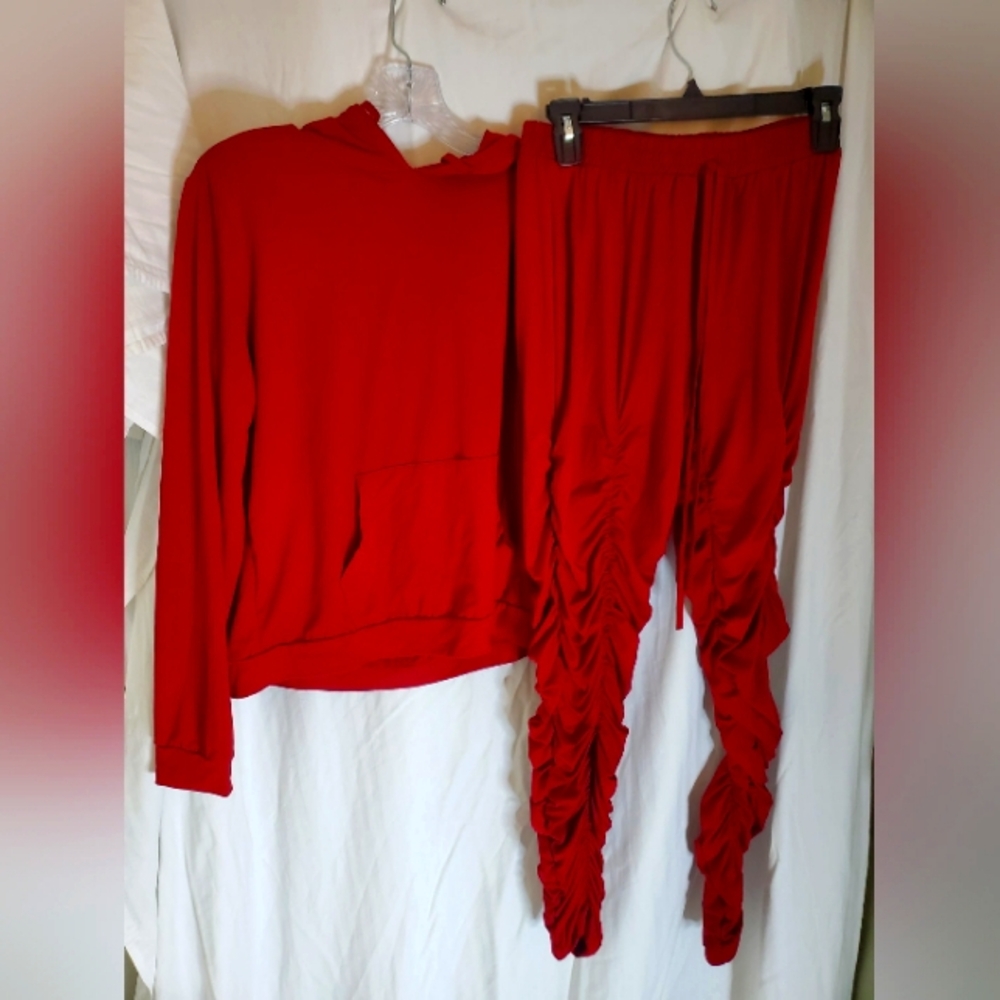 TWO PIECE BURGUNDY JOGGERS SET